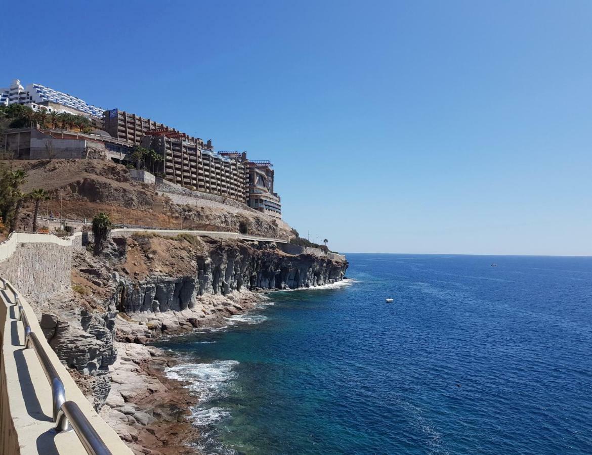 Apt With Terrace Facing Amadores Beach Exteriör bild